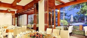 Bahamas Holiday Hotel - Sanya