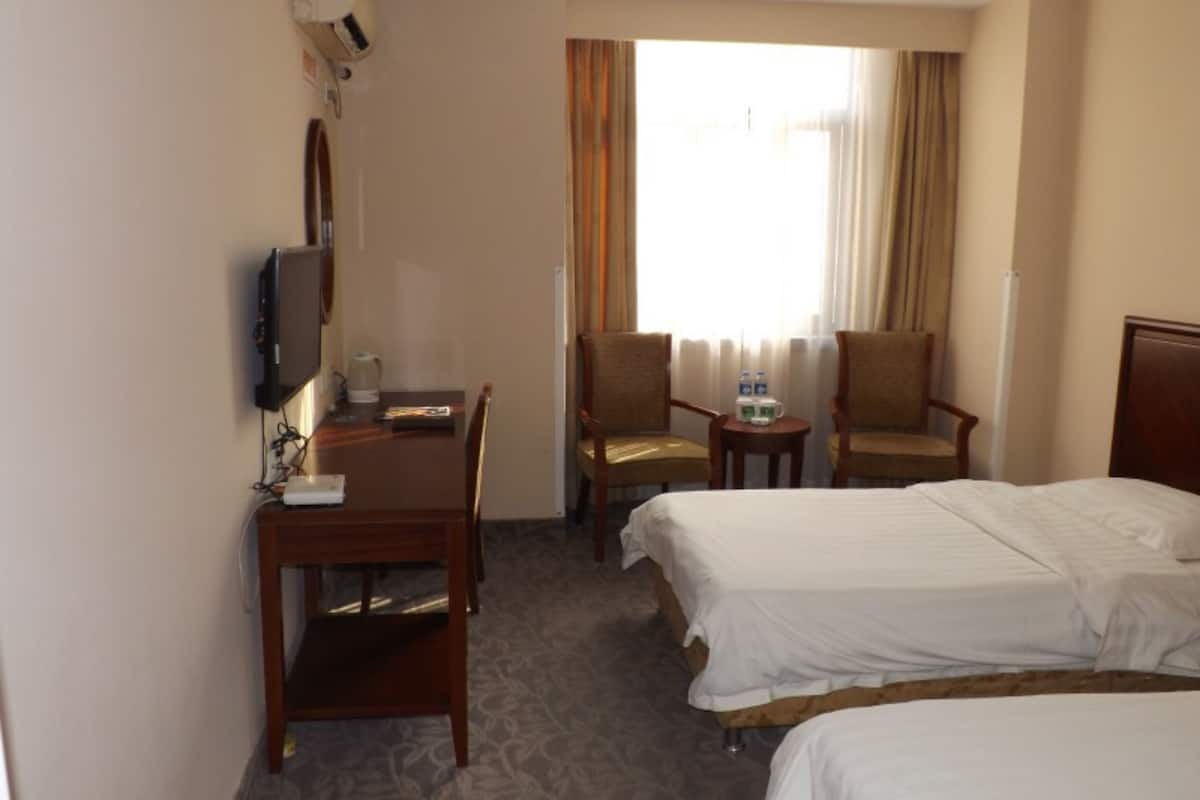 In-room safe, free WiFi