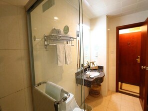 Shower, hair dryer - GreenTree Inn ShangHai BeiWaiTan NingGuo Road Station Hotel (Shanghai)