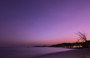 Beach nearby - Samed Pavilion Resort & Restaurant (Rayong)