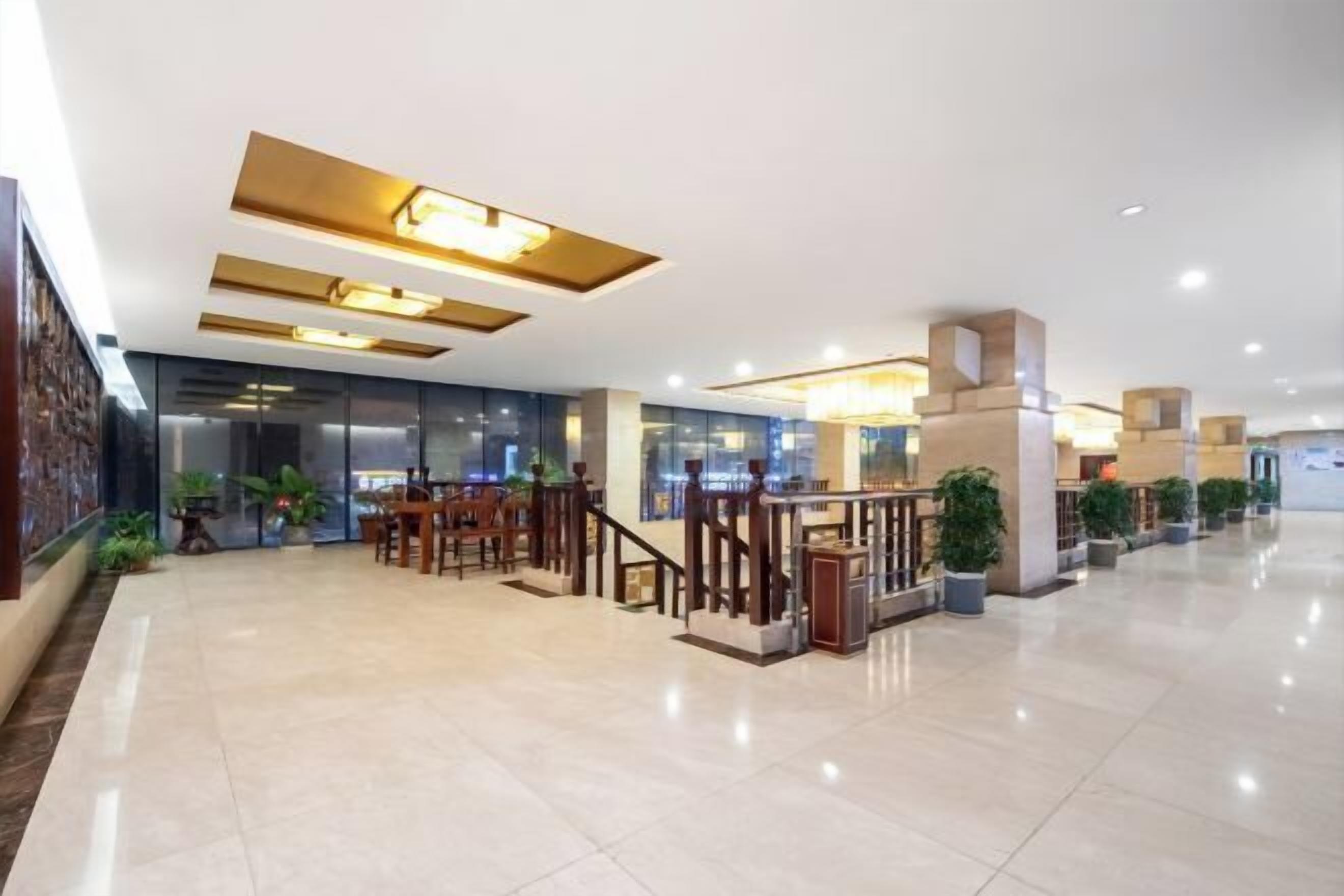 المنشأة من الداخل