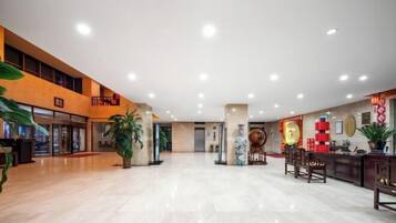 المنشأة من الداخل