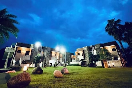Exterior. Guilin Landscape Golf Resort
