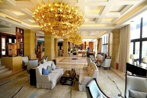 Lobby-Lounge