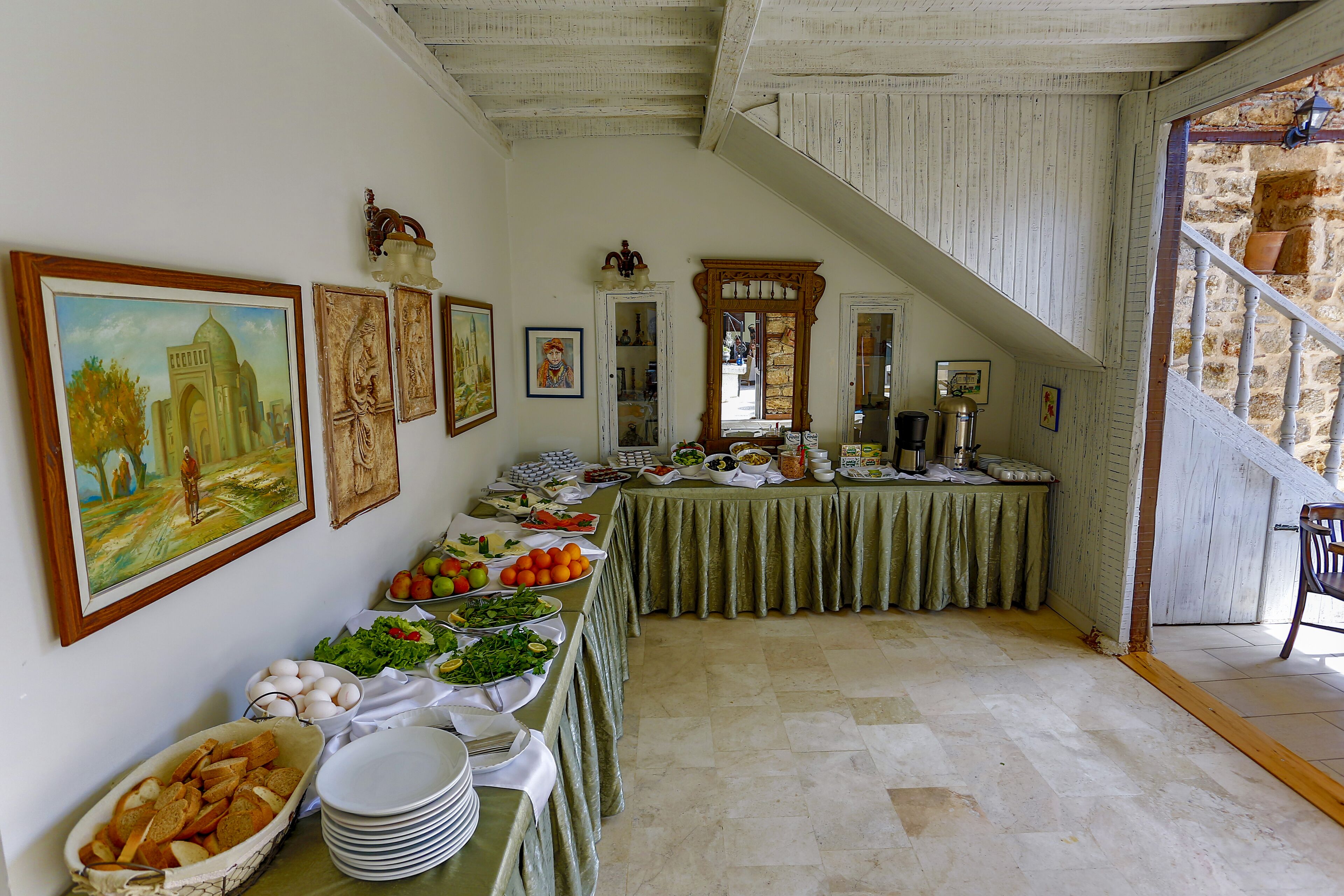 Free daily local cuisine breakfast