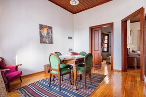 Villa | Living area | 32-inch flat-screen TV with satellite channels, TV - Atelya Art Hotel (Antalya)