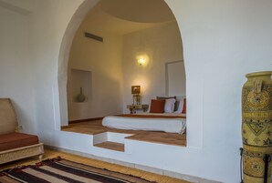 Duplex, 2 Bedrooms | Minibar, in-room safe, blackout drapes, soundproofing