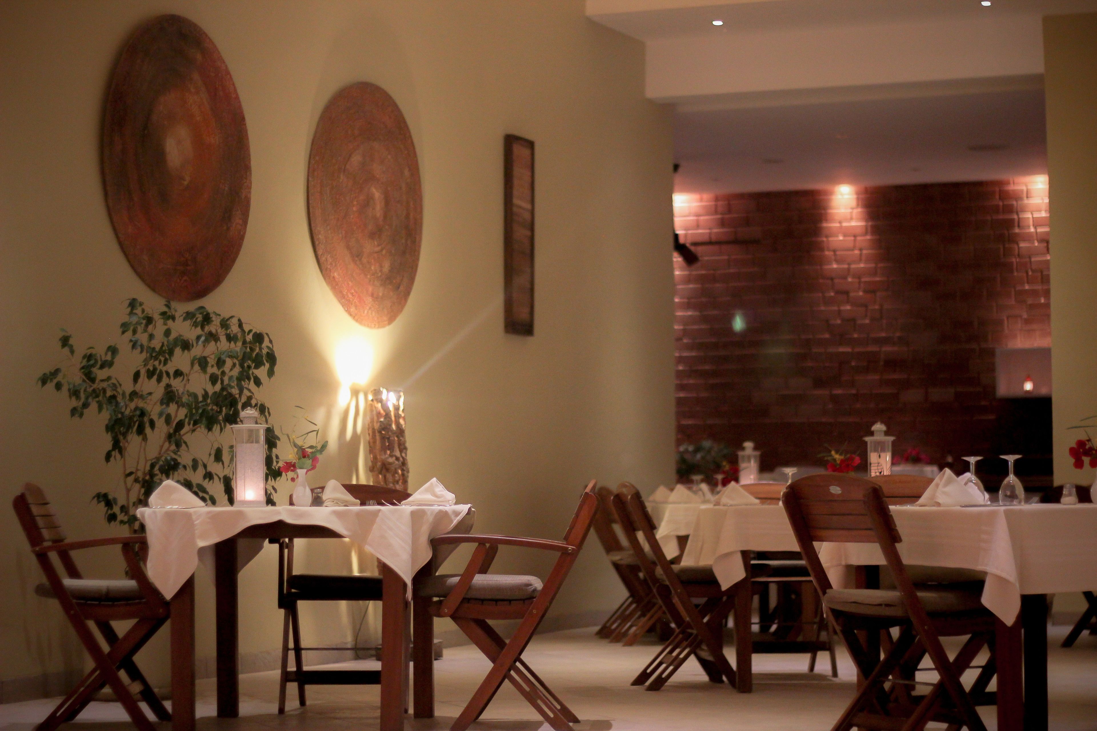 breakfast, lunch, dinner served; international cuisine, pool views