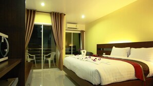 Superior Room | Minibar, in-room safe, cribs (free), rollaway beds (surcharge) - The Great Patong Residence (Patong)