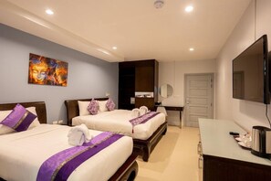Minibar, in-room safe, free cribs/infant beds, rollaway beds - The Great Patong Residence (Patong)