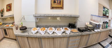 Gratis frukostbuffé varje dag