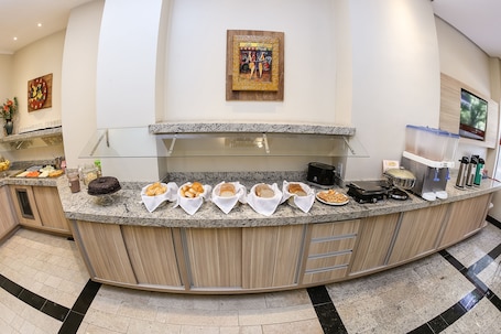 Free daily buffet breakfast