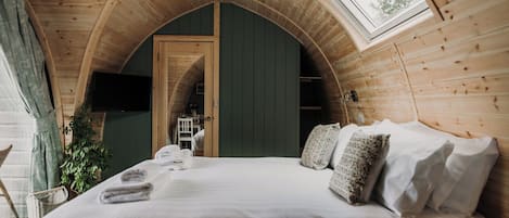 Cabane Luxe, salle de bains attenante, vue jardin