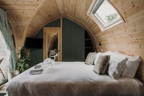 Cabane Luxe, salle de bains attenante, vue jardin