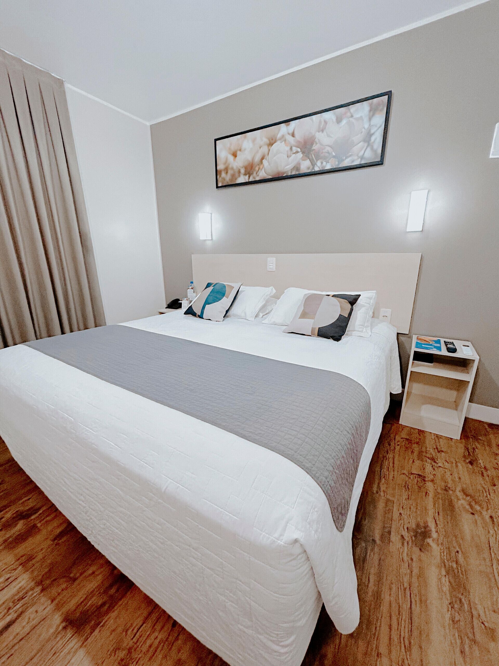 Minibar, Zimmersafe, Verdunkelungsvorhänge, Bügeleisen/Bügelbrett