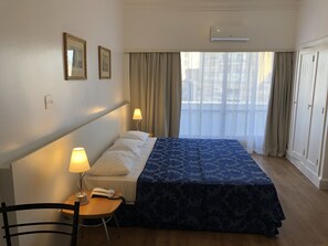 Luxury Double Room | Minibar, in-room safe, individually furnished, desk - San Raphael Hotel (São Paulo)