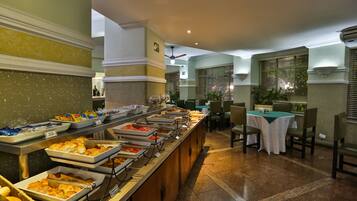 Café da manhã com buffet todos os dias (BRL 28 por pessoa)