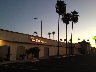Su Casa Inn & Suites