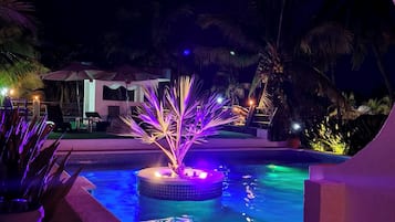 2 piscinas al aire libre