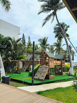 Terrace/patio - Hotel Surf Olas Altas (Puerto Escondido)