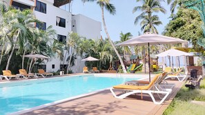 2 outdoor pools - Hotel Surf Olas Altas (Puerto Escondido)