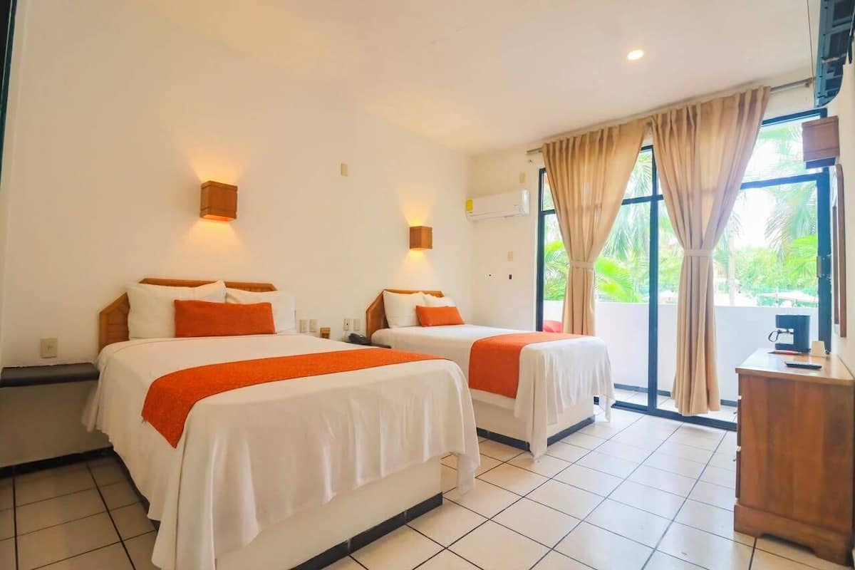 Standard Room | In-room safe, blackout drapes, iron/ironing board, WiFi (free)