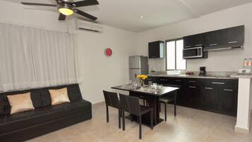 32-inch LED TV with cable channels, TV