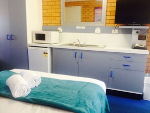 Deluxe Double Room | Private kitchenette