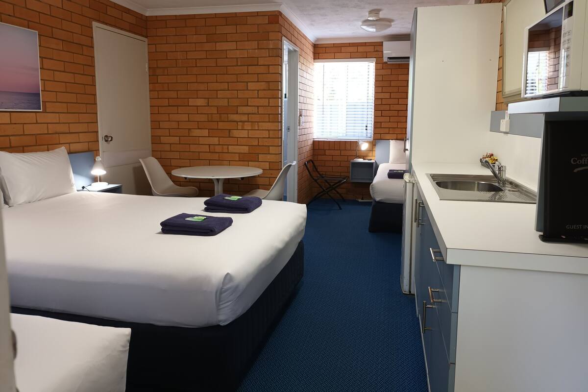 مكواة/لوح كي وواي فاي مجانًا وملاءات أسرّة