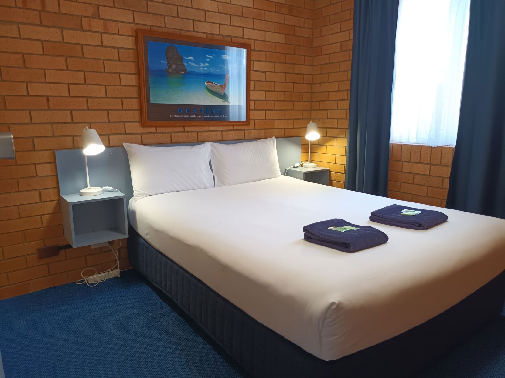 Iron/ironing board, free WiFi, bed sheets