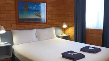 Apartment, 1 Bedroom, Non Smoking | 1 bedroom, iron/ironing board, free WiFi, bed sheets