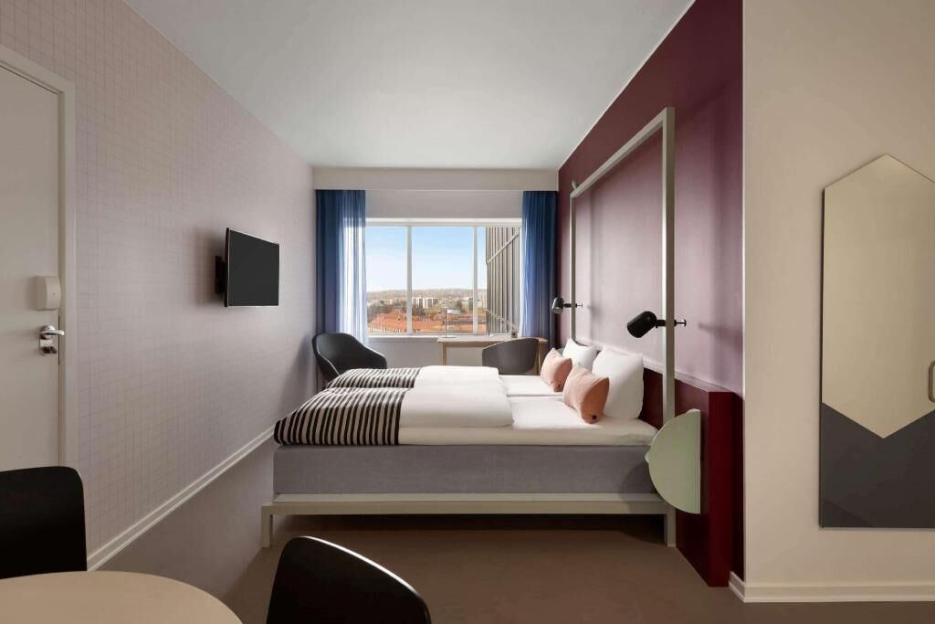 Premium bedding, in-room safe, individually decorated