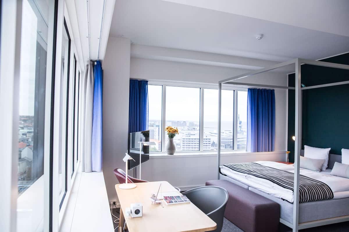 premium bedding, in-room safe, individually decorated