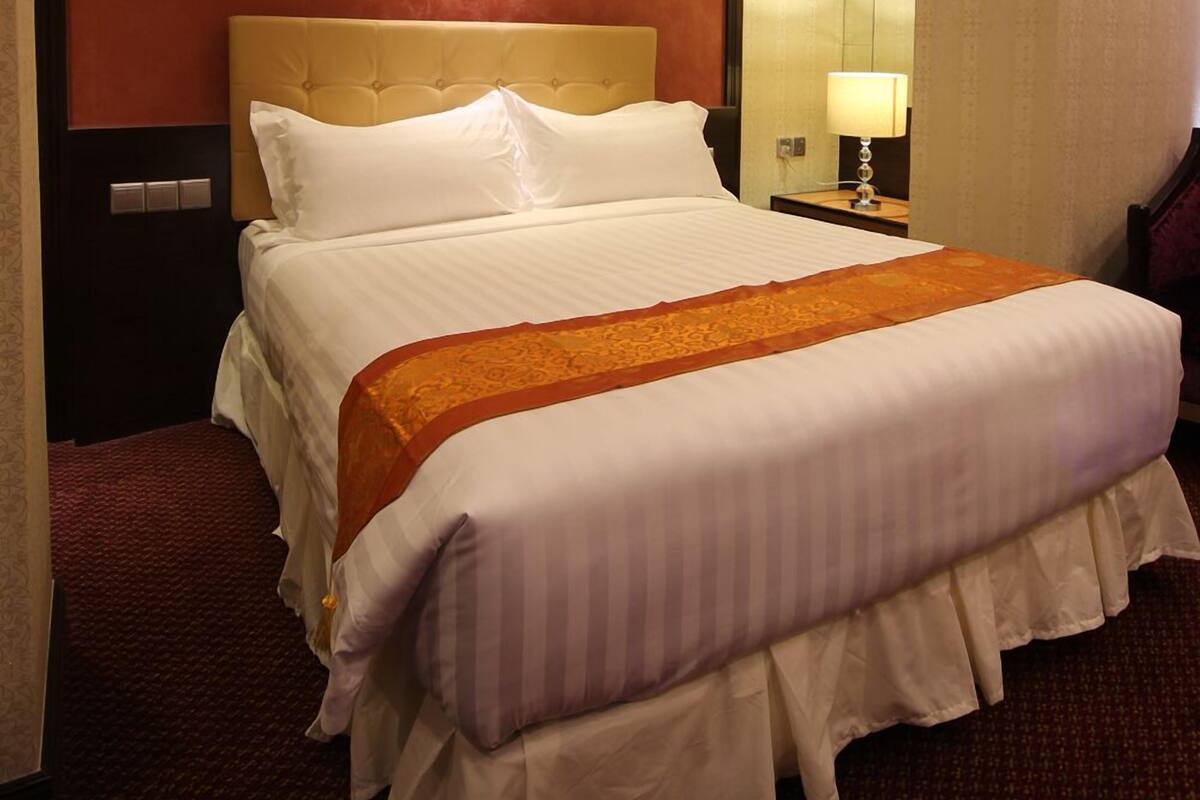 Pillowtop beds, minibar, in-room safe, desk