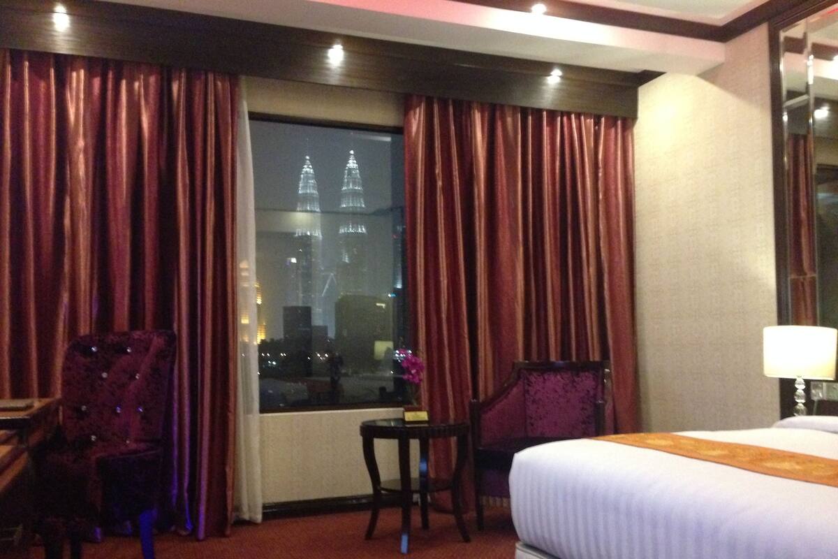 Pillowtop beds, minibar, in-room safe, desk