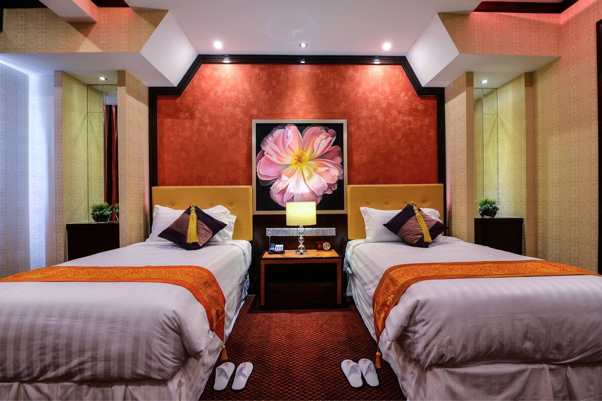 Pillowtop beds, minibar, in-room safe, desk
