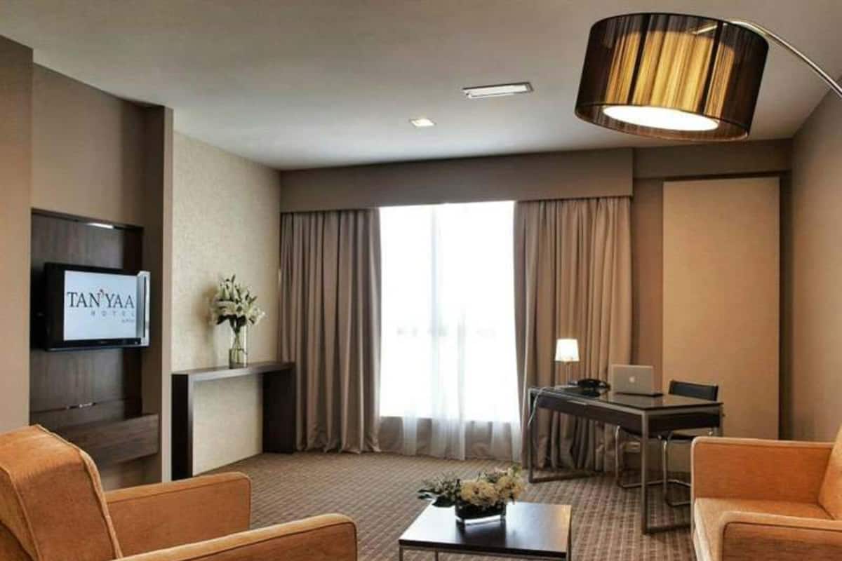 Suite | Living area