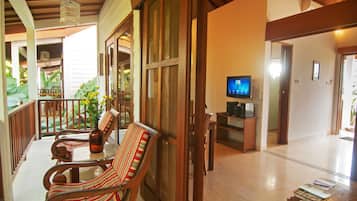 1 bedroom, in-room safe, desk, iron/ironing board