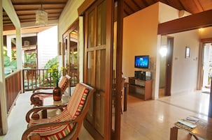 Villa (Budget) | 1 bedroom, in-room safe, desk, iron/ironing board (on request)