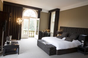 0B | Premium bedding, down duvets, in-room safe, individually decorated