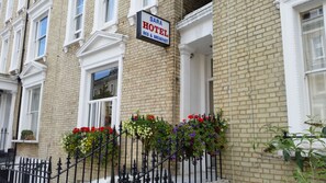 Exterior - Sara Hotel (London)