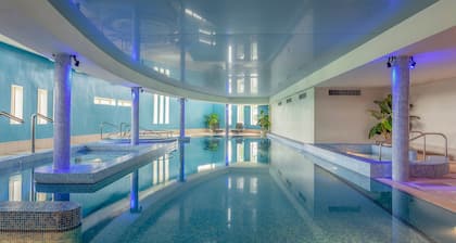 Horse and Jockey Hotel