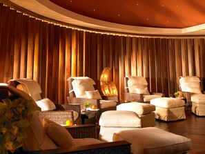 Couples treatment room(s), hot tub, body treatments, hydrotherapy