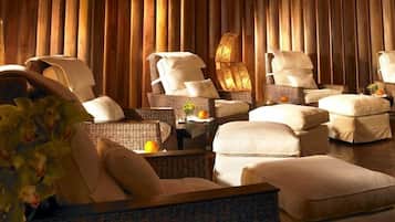 Couples treatment rooms, hot tub, body treatments, hydrotherapy
