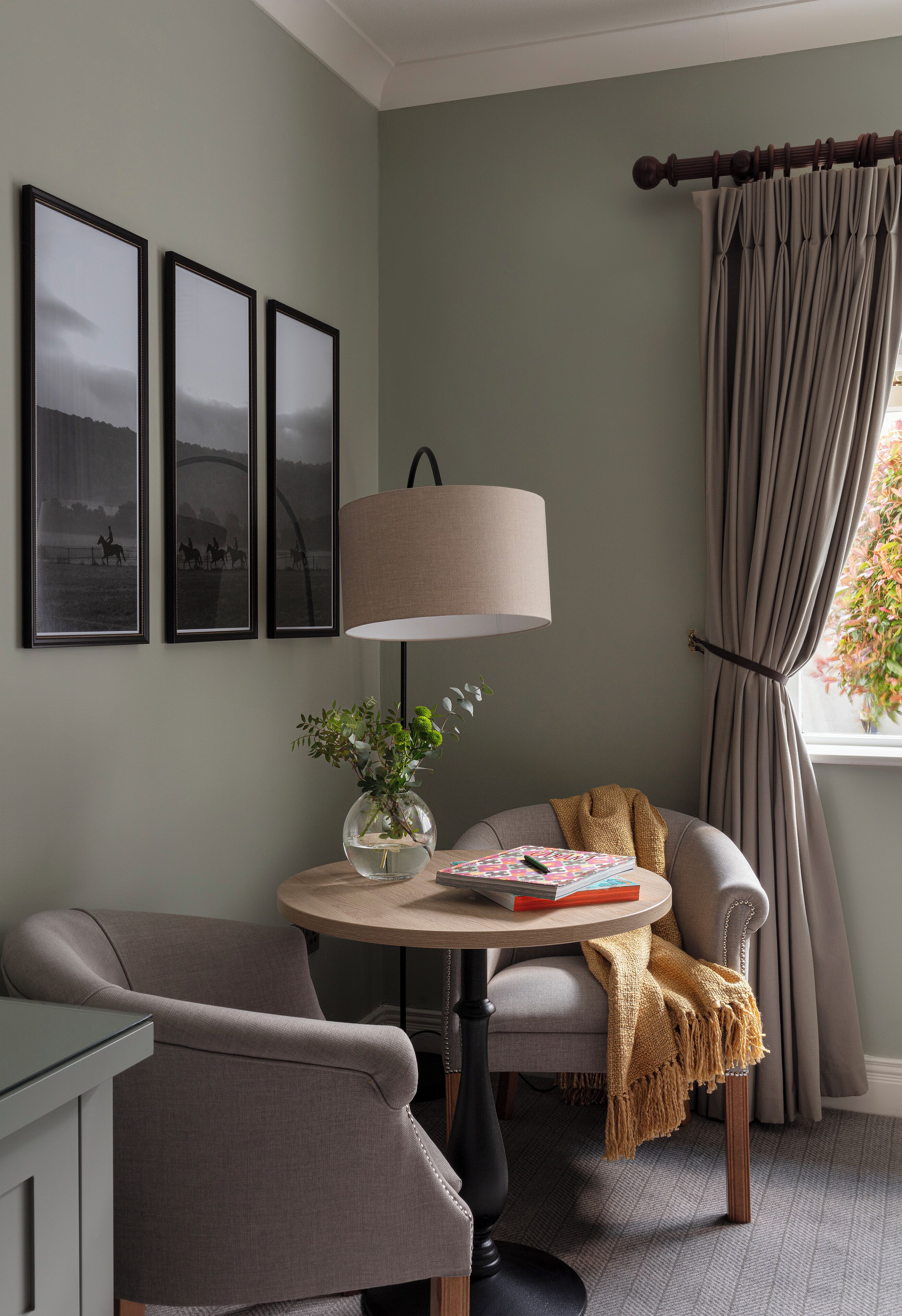 Photo - Horse & Jockey Hotel