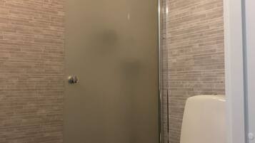 Gratis toiletartikler, hårtørrer, håndklæder