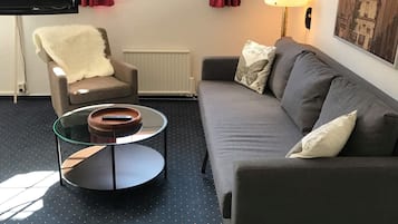 Standard Quadruple Room | Desk, iron/ironing board, rollaway beds, free WiFi