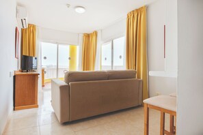 Blackout curtains, travel cot, WiFi, bed sheets - Hotel Villa de Adeje Beach (Adeje)