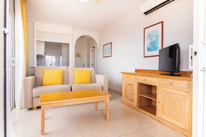 Blackout curtains, travel cot, WiFi, bed sheets - Hotel Villa de Adeje Beach (Adeje)