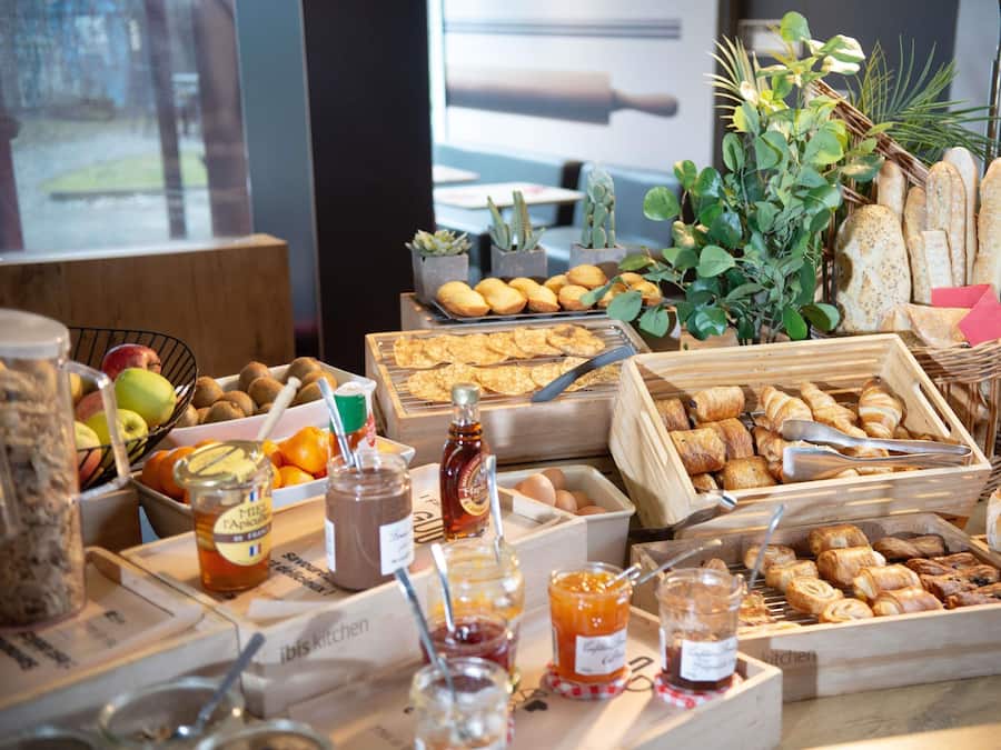 Daily buffet breakfast (EUR 13.90 per person)